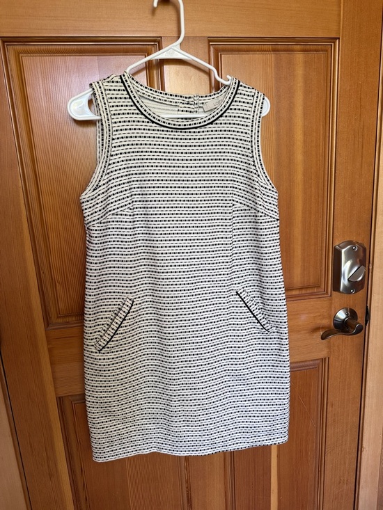 LOFT Dresses & Skirts - LOFT Black and White Textured Shift Dress